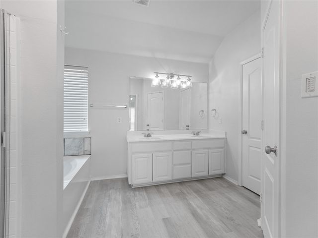 912 Hidden Oaks Drive, Burleson, TX 76028