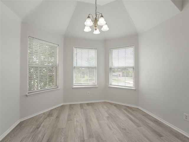 912 Hidden Oaks Drive, Burleson, TX 76028