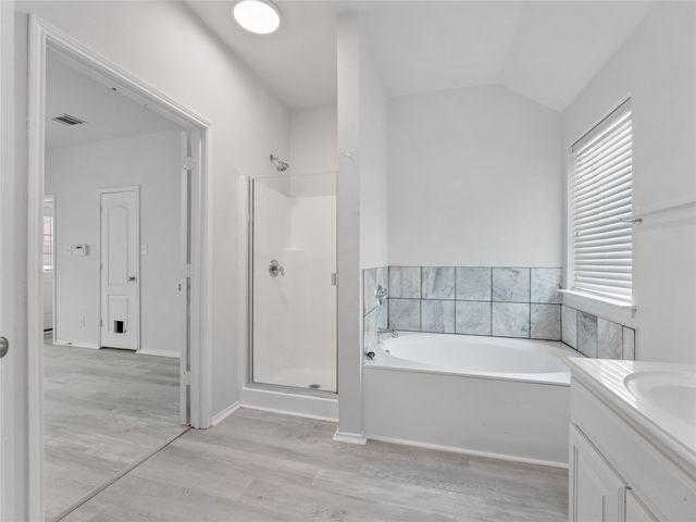 912 Hidden Oaks Drive, Burleson, TX 76028