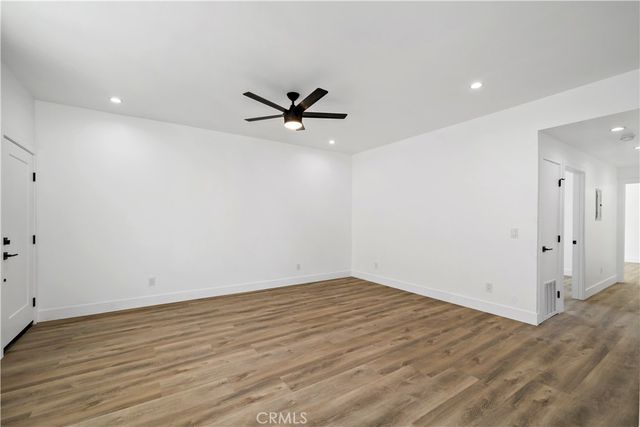 6025 Bellflower, Lakewood, CA 90713
