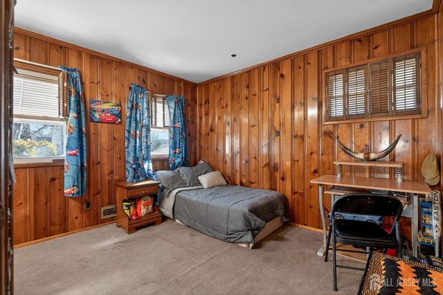 77 W Arthur Place, Iselin, NJ 08830