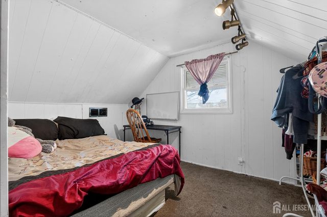 77 W Arthur Place, Iselin, NJ 08830