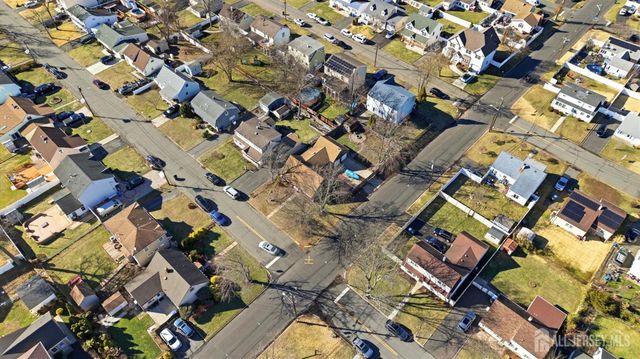 77 W Arthur Place, Iselin, NJ 08830