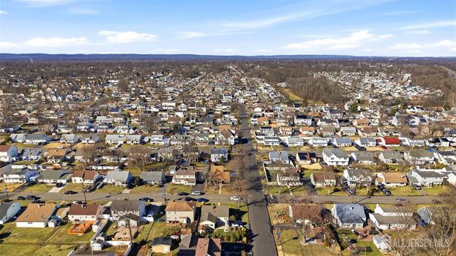 77 W Arthur Place, Iselin, NJ 08830