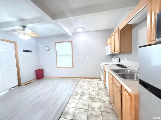 615 S LOGAN Avenue, Carbondale, IL 62901