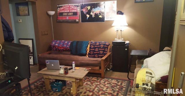 615 S LOGAN Avenue, Carbondale, IL 62901