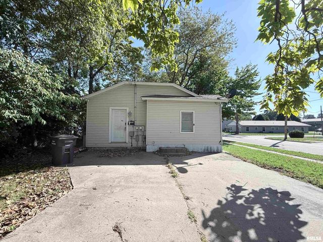 615 S LOGAN Avenue, Carbondale, IL 62901