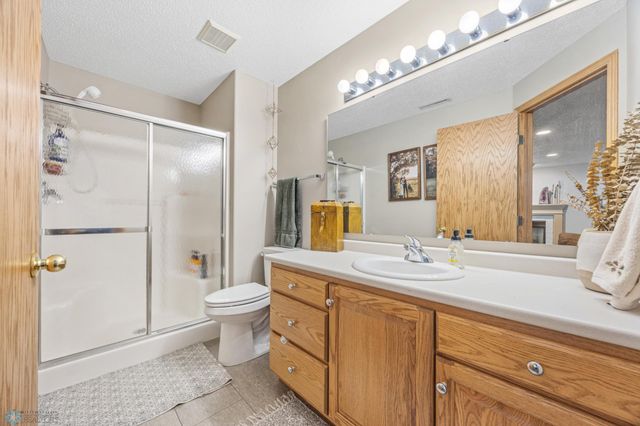 1421 55 Avenue S, Fargo, ND 58104