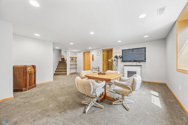 1421 55 Avenue S, Fargo, ND 58104
