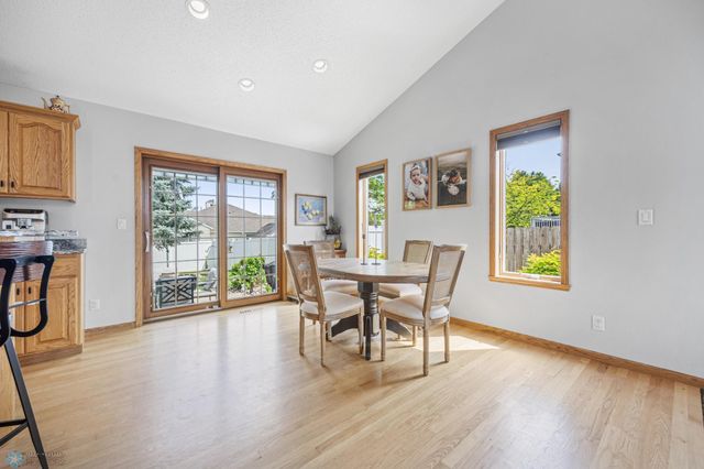 1421 55 Avenue S, Fargo, ND 58104