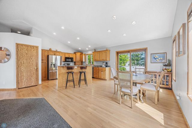 1421 55 Avenue S, Fargo, ND 58104
