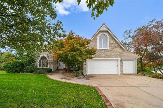 3124 SW Pergola View, Lee's Summit, MO 64081