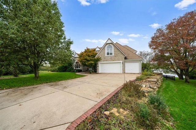 3124 SW Pergola View, Lee's Summit, MO 64081