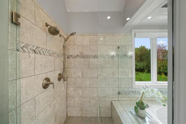 3124 SW Pergola View, Lee's Summit, MO 64081