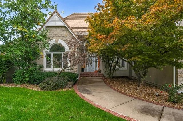 3124 SW Pergola View, Lee's Summit, MO 64081