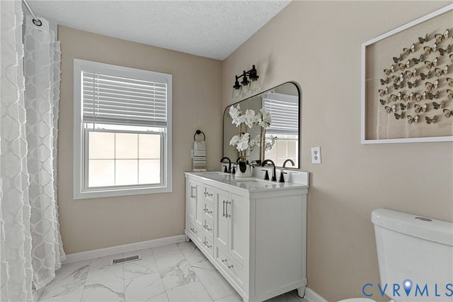 8183 Burnside Ct, Mechanicsville, VA 23116