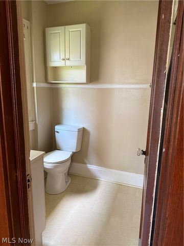 1821 Marks Avenue, Akron, OH 44305