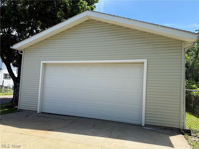 1821 Marks Avenue, Akron, OH 44305