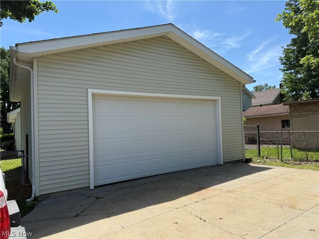 1821 Marks Avenue, Akron, OH 44305