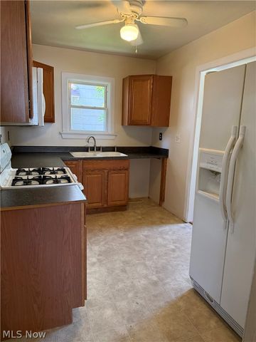 1821 Marks Avenue, Akron, OH 44305