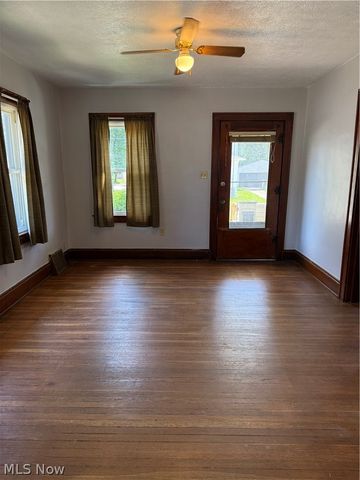 1821 Marks Avenue, Akron, OH 44305