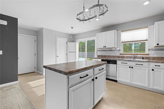 8661 Cobalt Drive, Cicero, NY 13039