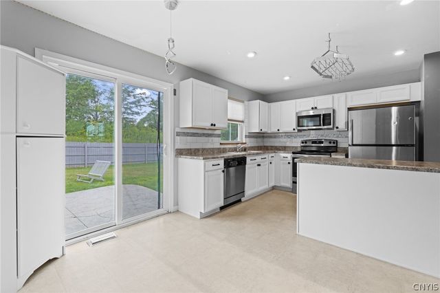 8661 Cobalt Drive, Cicero, NY 13039