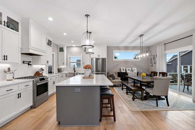 1498 Tyrone Drive, Shakopee, MN 55379