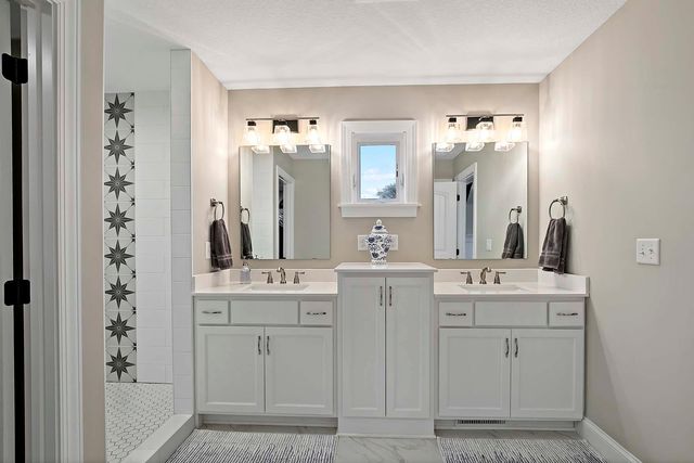 1498 Tyrone Drive, Shakopee, MN 55379