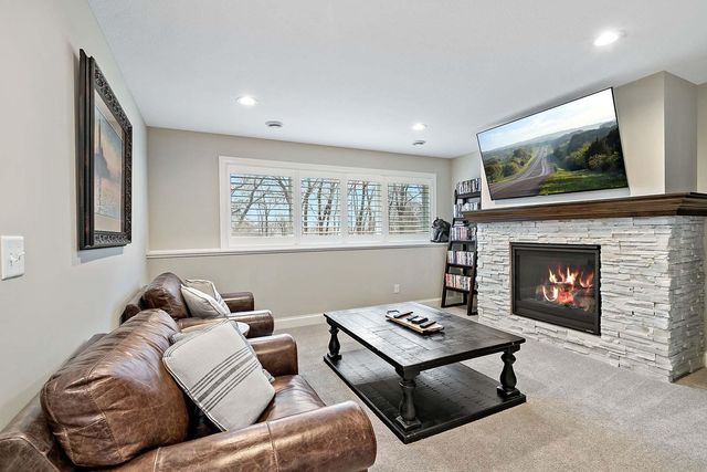 1498 Tyrone Drive, Shakopee, MN 55379