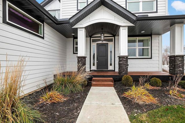 1498 Tyrone Drive, Shakopee, MN 55379