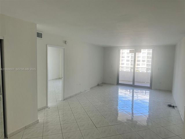 5555 Collins Ave 8Z, Miami Beach, FL 33140