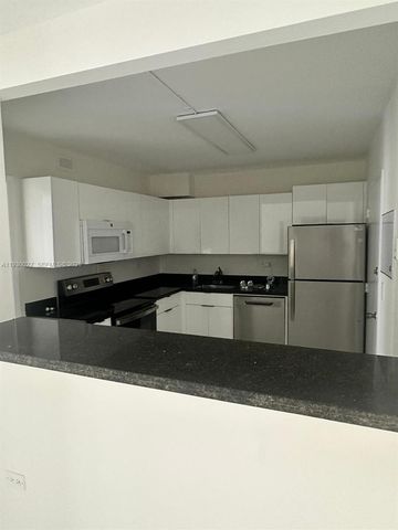 5555 Collins Ave 8Z, Miami Beach, FL 33140