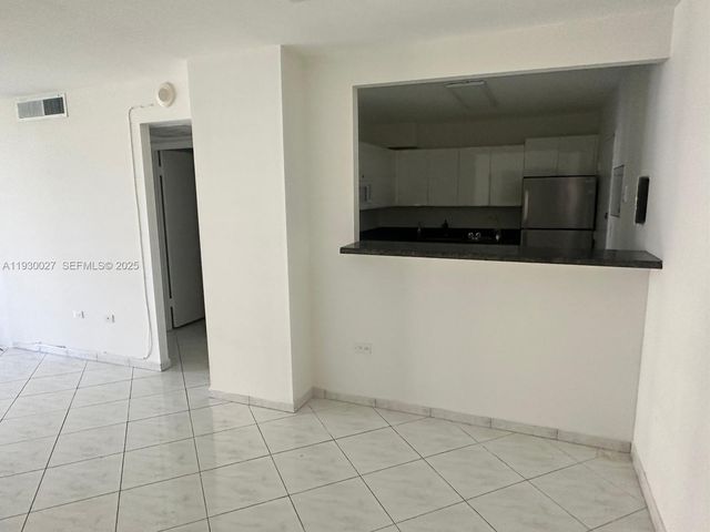 5555 Collins Ave 8Z, Miami Beach, FL 33140
