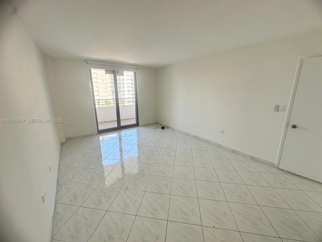 5555 Collins Ave 8Z, Miami Beach, FL 33140