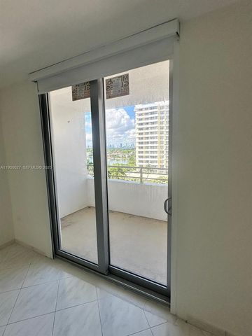 5555 Collins Ave 8Z, Miami Beach, FL 33140