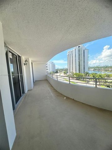 5555 Collins Ave 8Z, Miami Beach, FL 33140