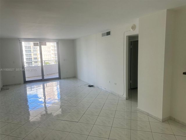 5555 Collins Ave 8Z, Miami Beach, FL 33140