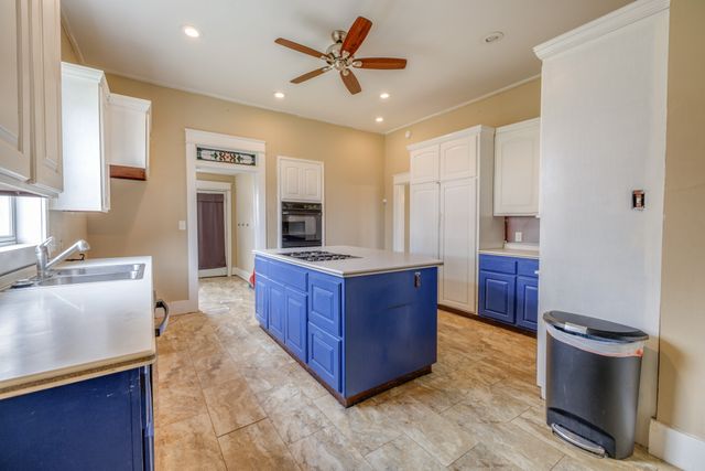 720 W Pecan Street, Coleman, TX 76834