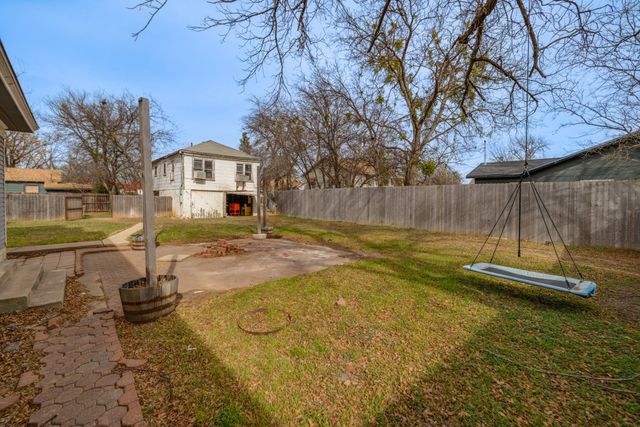 720 W Pecan Street, Coleman, TX 76834