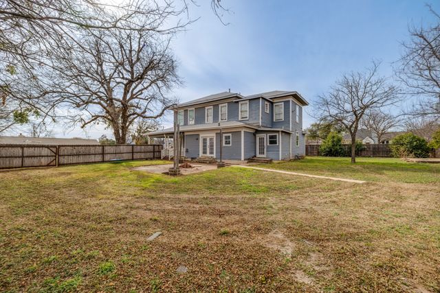 720 W Pecan Street, Coleman, TX 76834