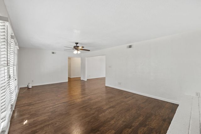 2125 Holt Avenue, Sanger, CA 93657