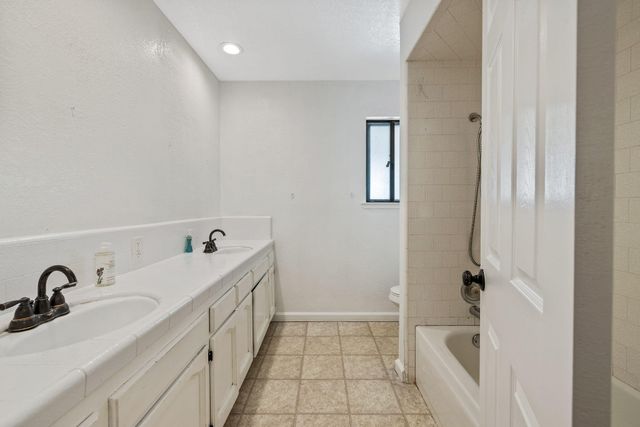 2125 Holt Avenue, Sanger, CA 93657