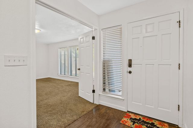 2125 Holt Avenue, Sanger, CA 93657