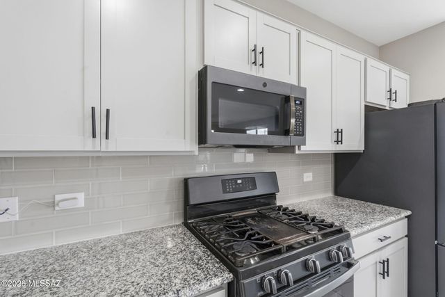6693 E Via Arroyo Largo, Tucson, AZ 85756