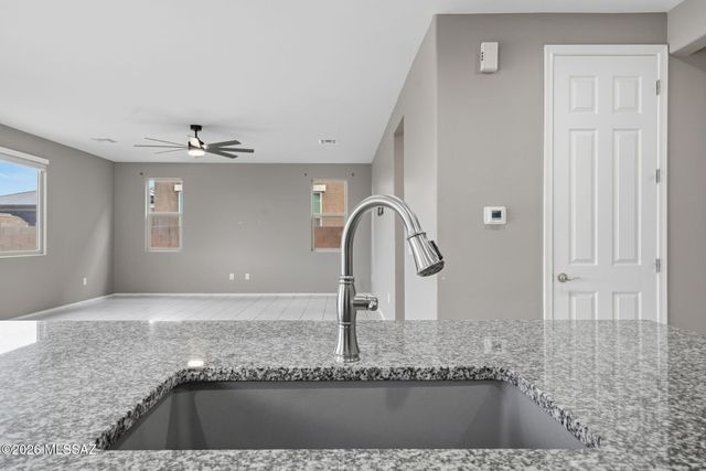 6693 E Via Arroyo Largo, Tucson, AZ 85756