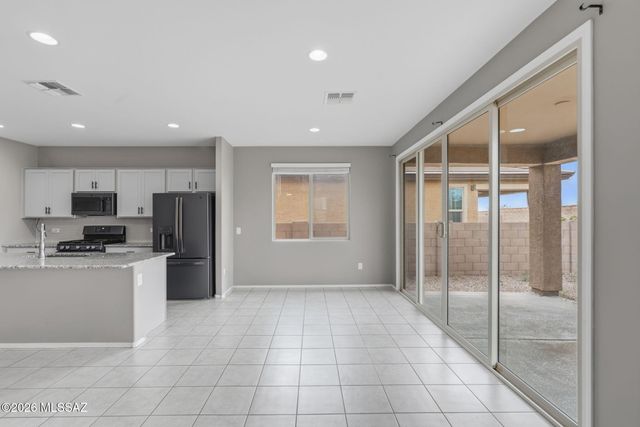 6693 E Via Arroyo Largo, Tucson, AZ 85756