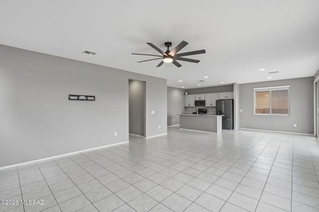 6693 E Via Arroyo Largo, Tucson, AZ 85756