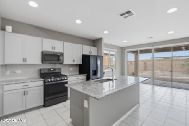 6693 E Via Arroyo Largo, Tucson, AZ 85756