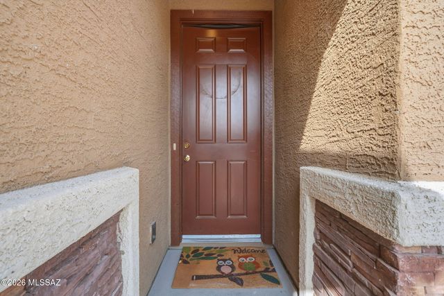 6693 E Via Arroyo Largo, Tucson, AZ 85756